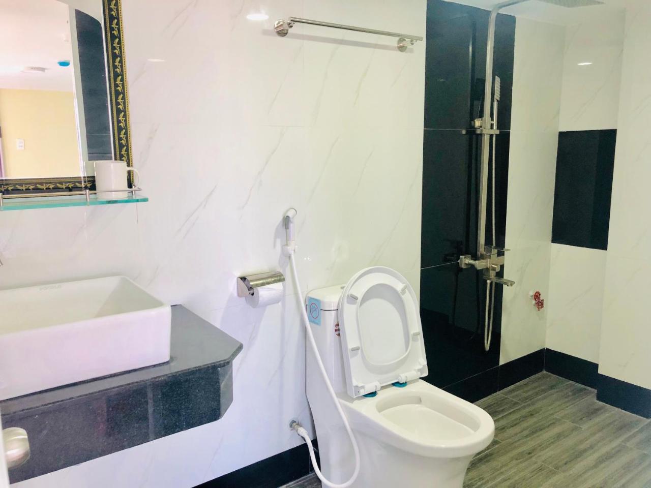 Ngoc Huong Hostel & Apartments กวีเญิน ภายนอก รูปภาพ