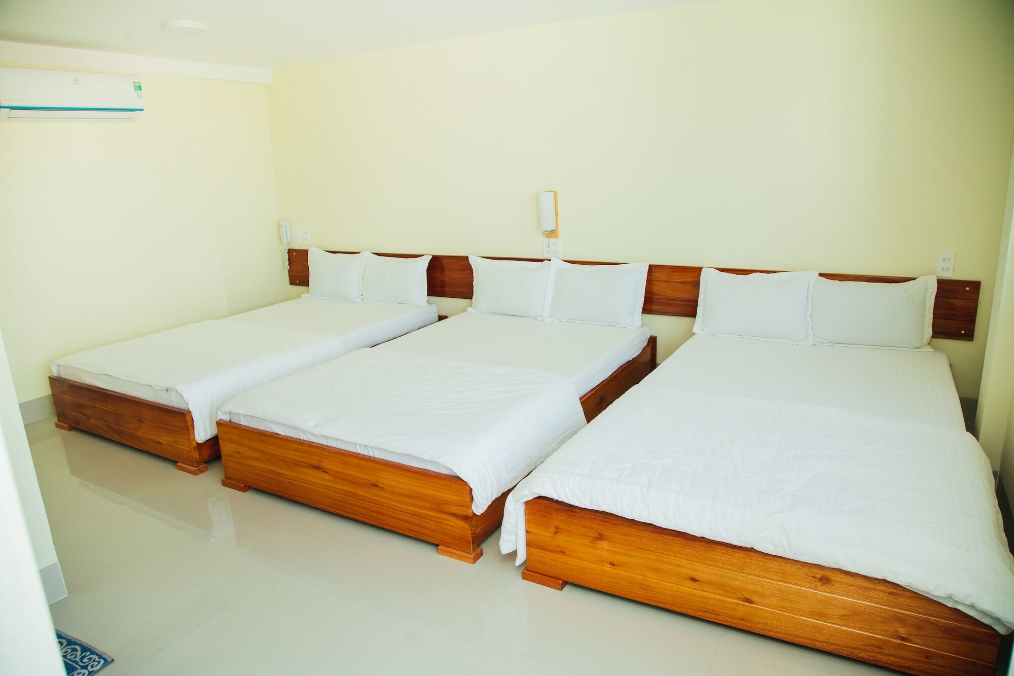 Ngoc Huong Hostel & Apartments กวีเญิน ภายนอก รูปภาพ